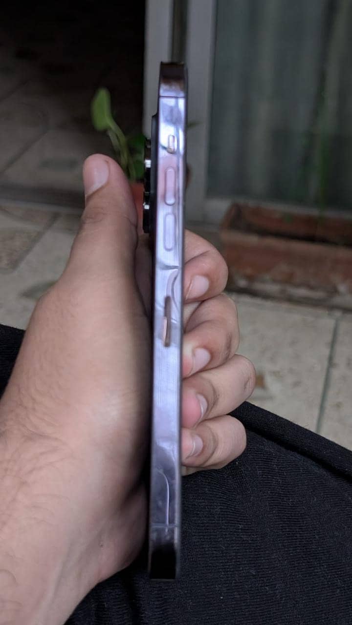 Apple iPhone 14 Pro Max 4