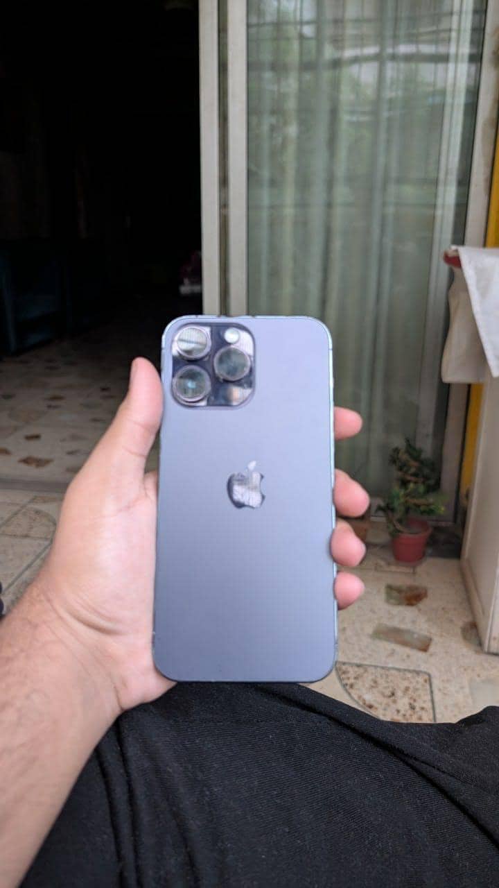 Apple iPhone 14 Pro Max 6
