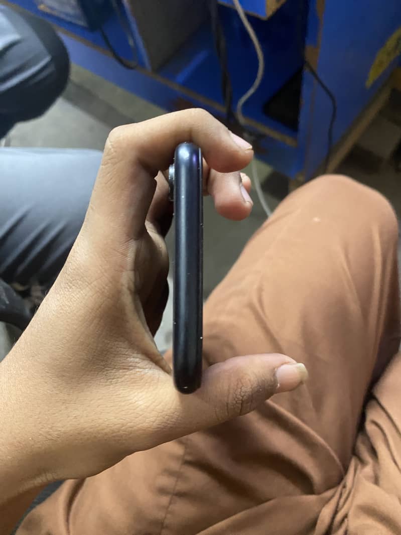 Apple iPhone XR 0