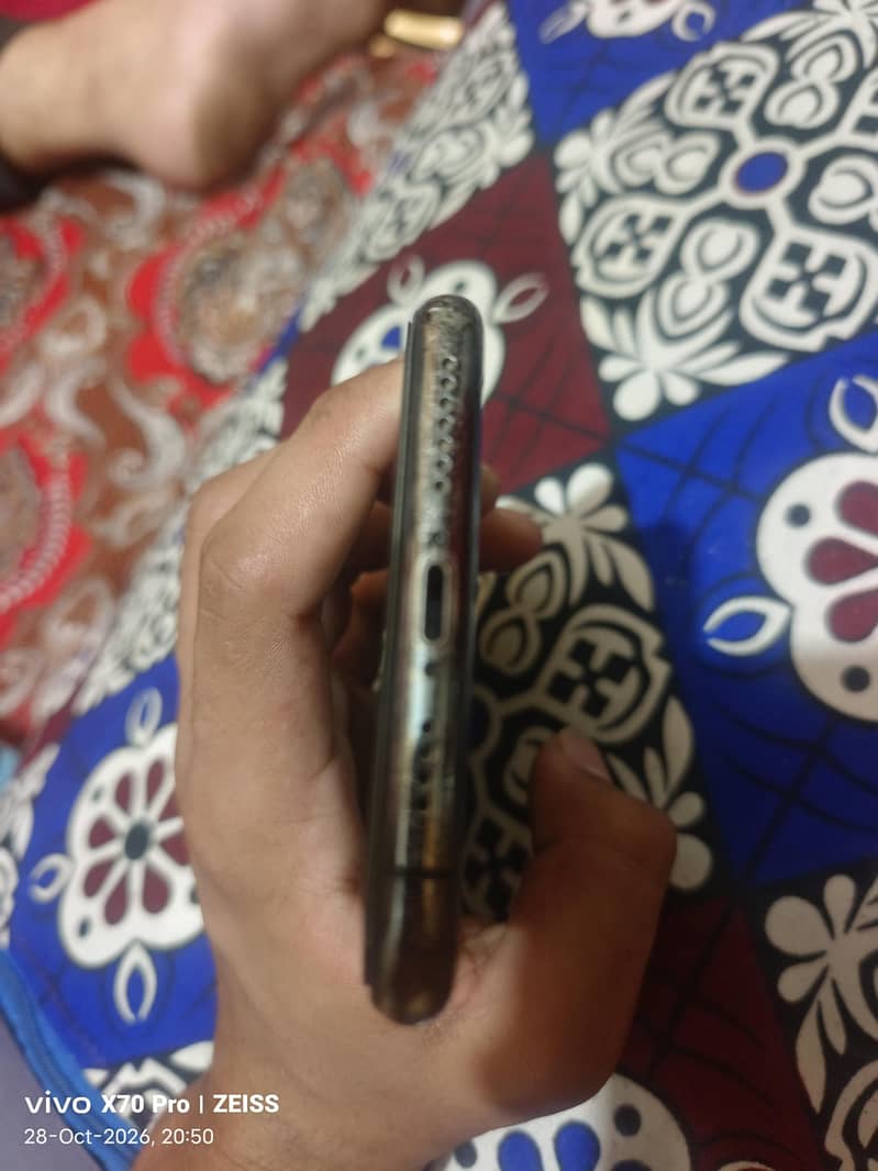 Apple iPhone XS Max 2
