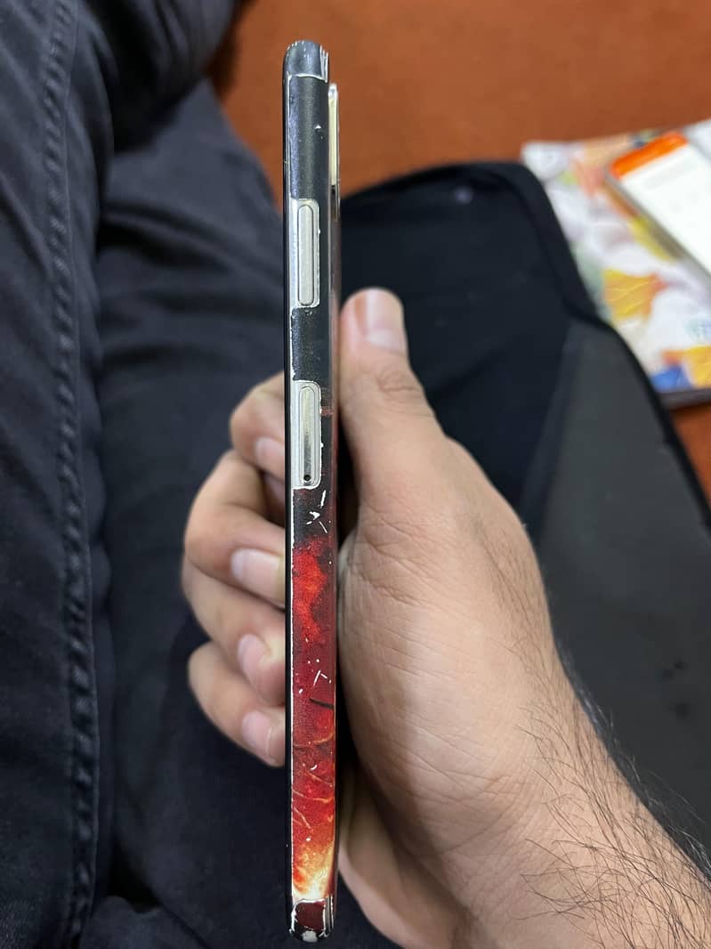 Apple iPhone XS Max 2