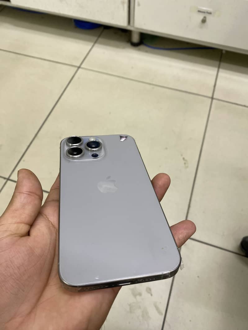Apple iPhone 15 Pro Max 1