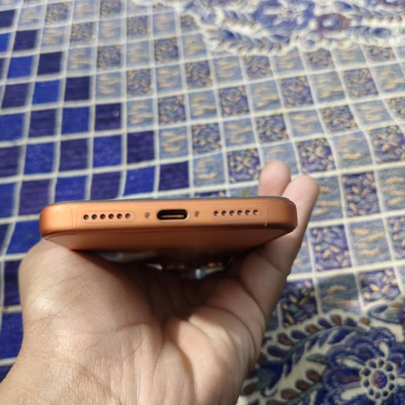 Apple iPhone 17 Pro Max 4