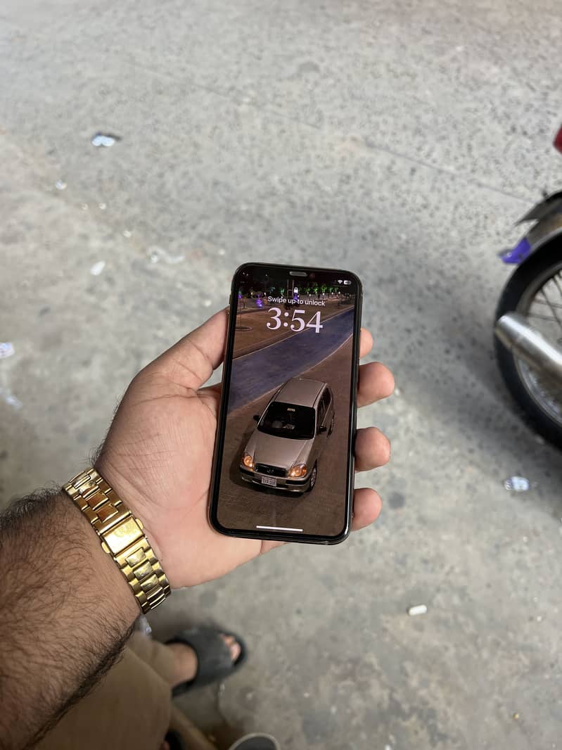 Apple iPhone XS 1