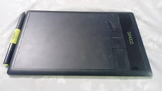 The Wacom Bamboo CTH-470.  Pen and multi-touch graphics tablet