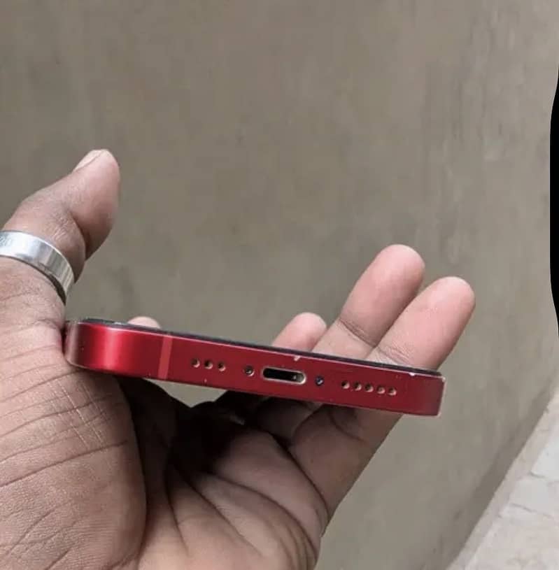 Apple iPhone 13 1