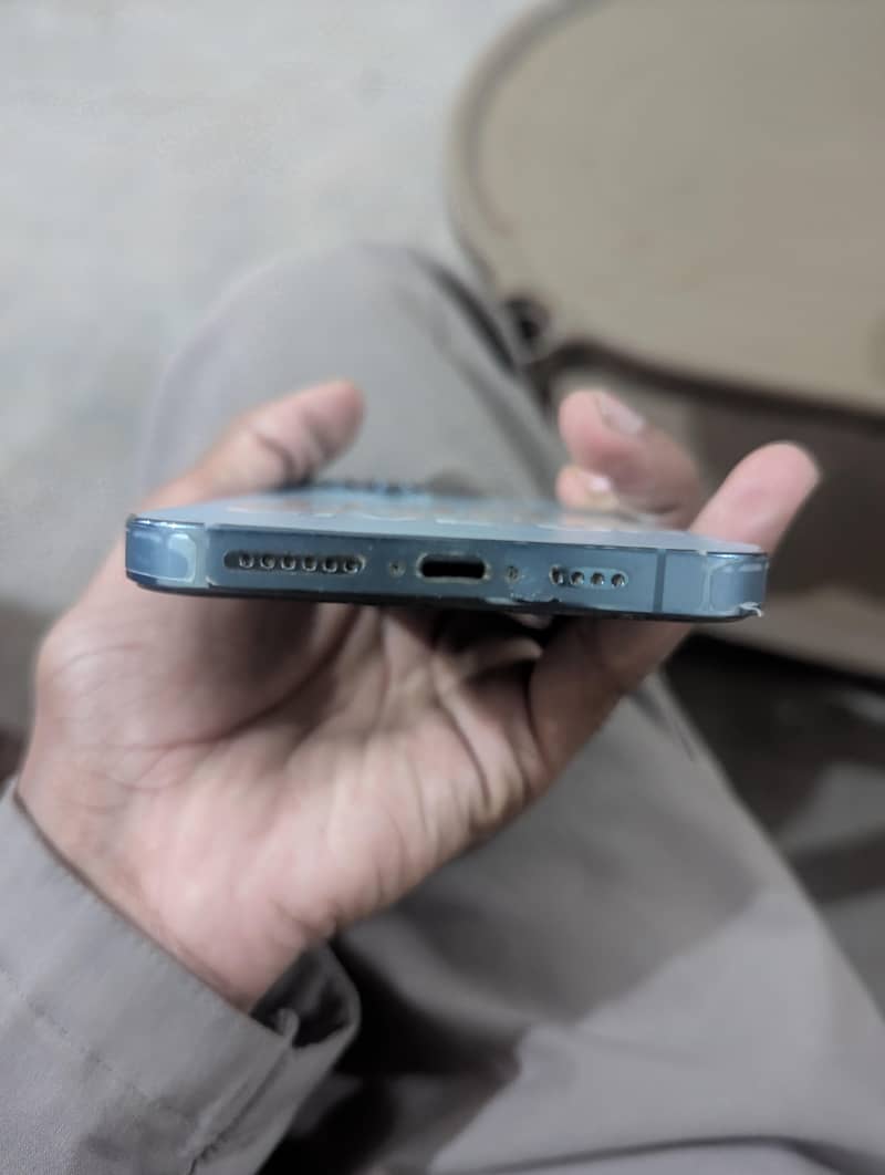 Apple iPhone 13 Pro Max 6