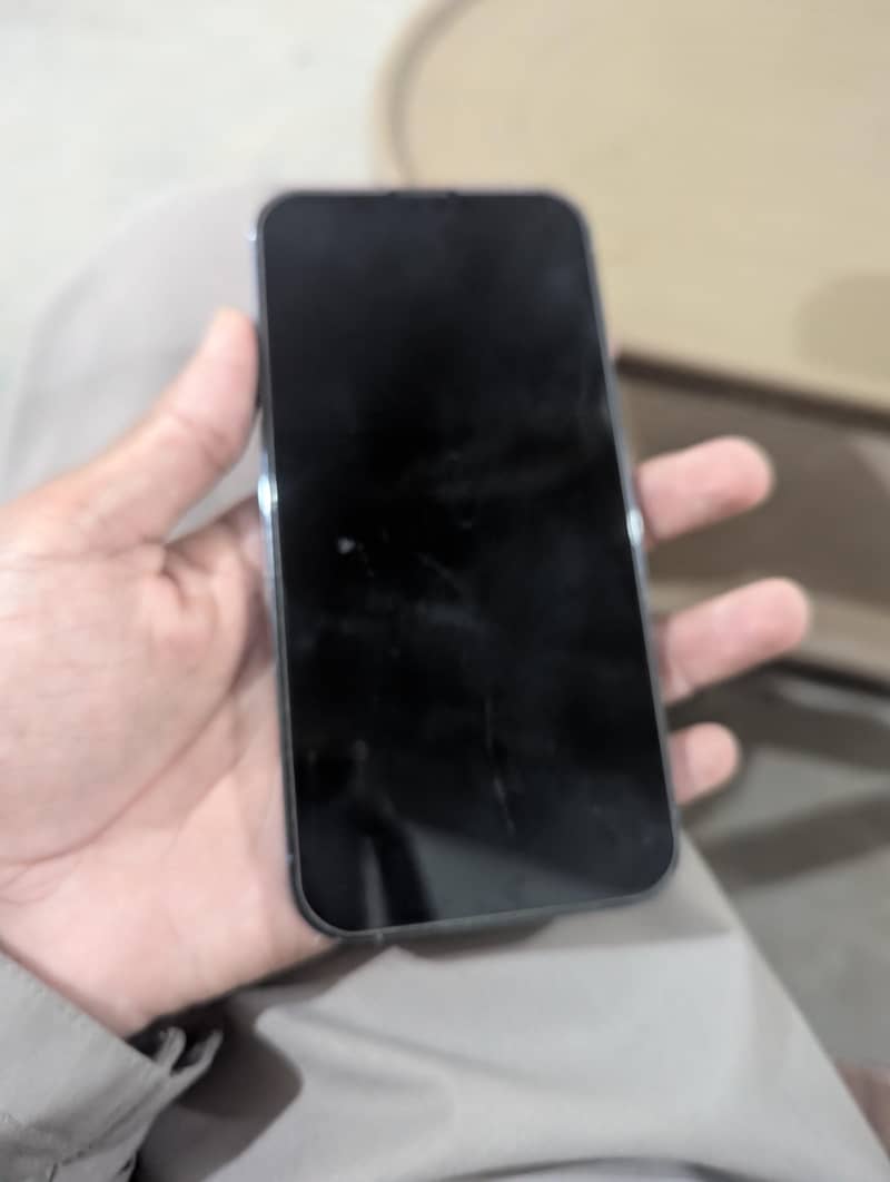 Apple iPhone 13 Pro Max 8