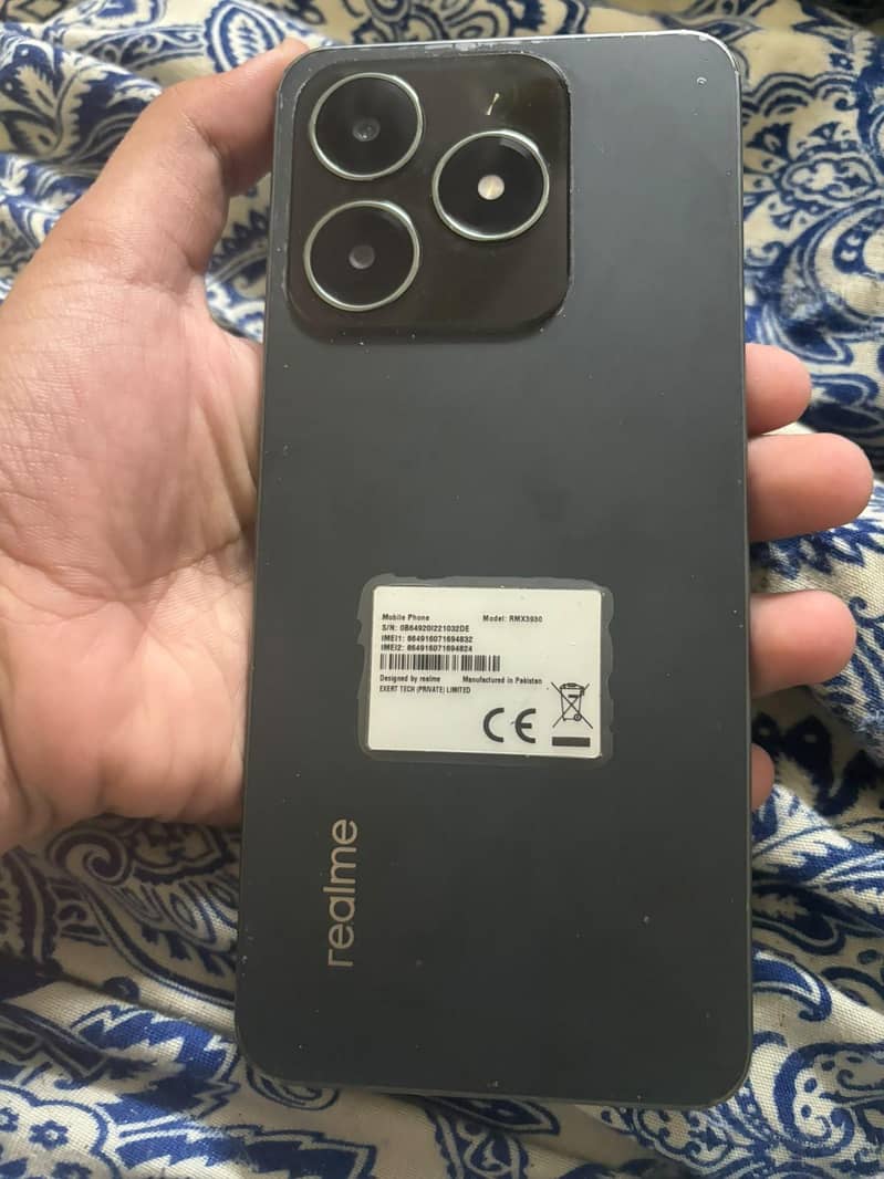 Realme C61 1