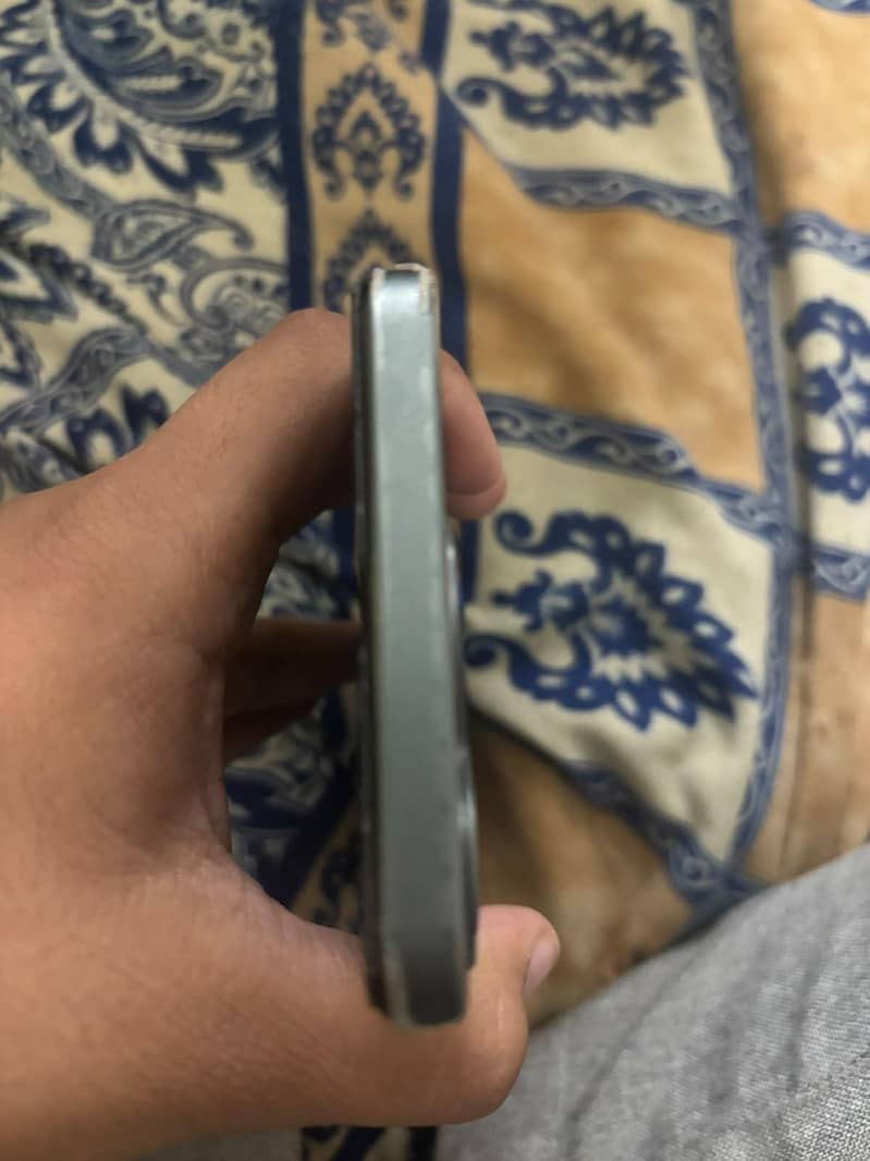 Realme C61 4