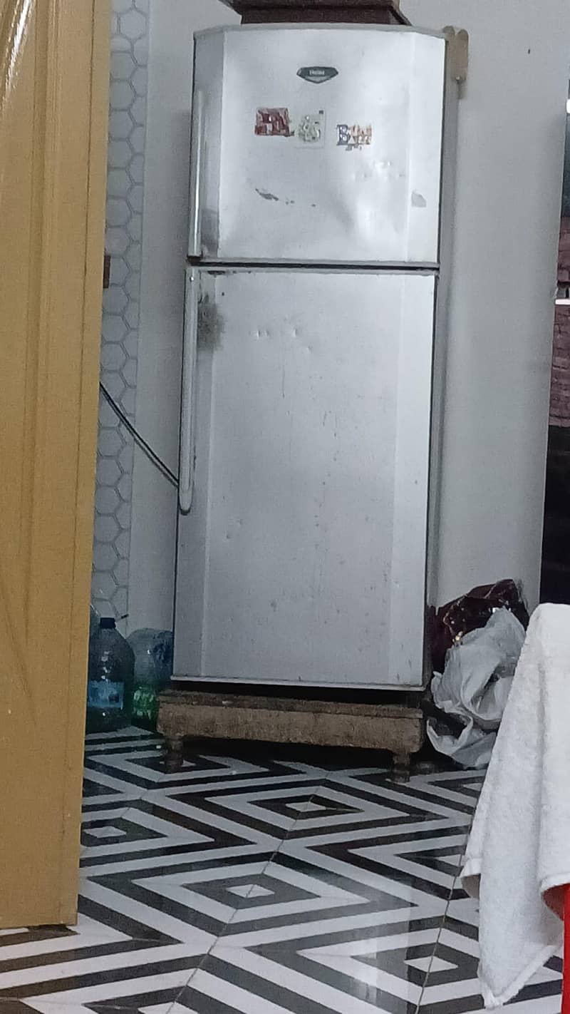 pel Refrigerator 0