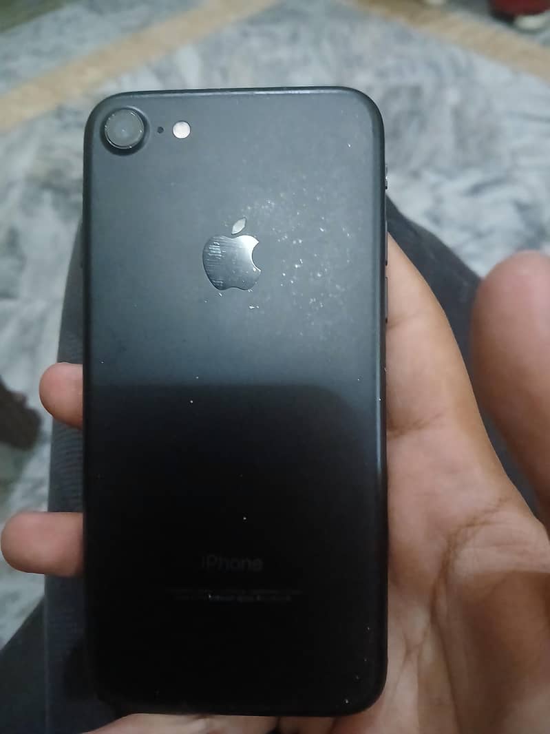 Apple iPhone 7 1