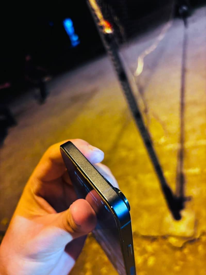 Apple iPhone 13 3