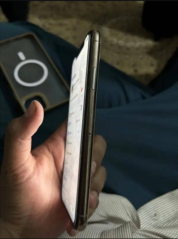 Apple iPhone 11 Pro Max 3
