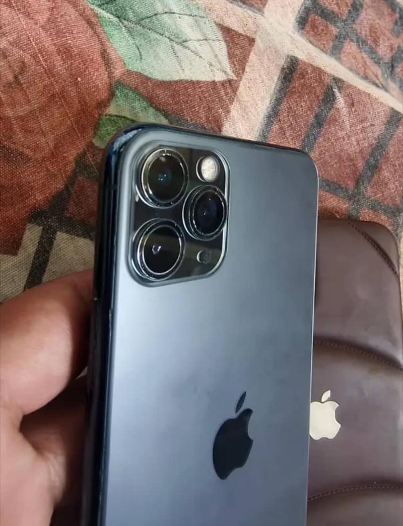 Apple iPhone 11 Pro Max 0