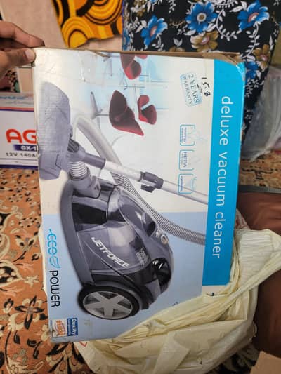 Deluxe Vacuum Cleaner for sale Argent sale krna ha is waja se price km