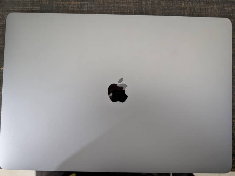MacBook Pro 2019 (122 Cycle count) 6