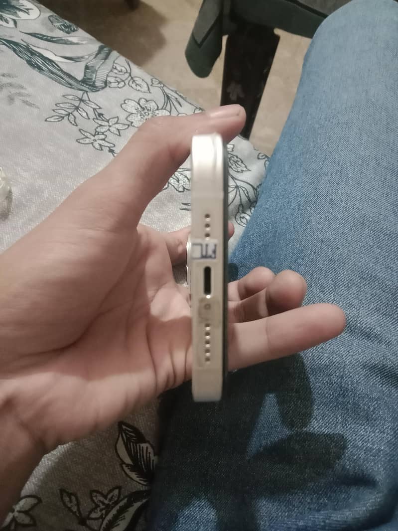 Apple iPhone 13 3