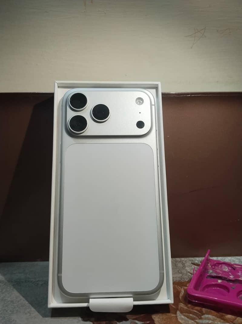 Apple iPhone 17 Pro Max 2