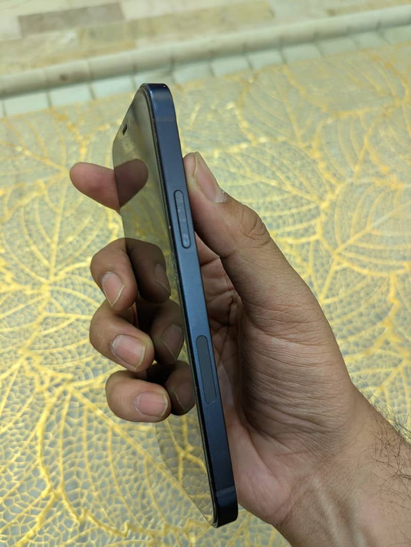 Apple iPhone 12 2