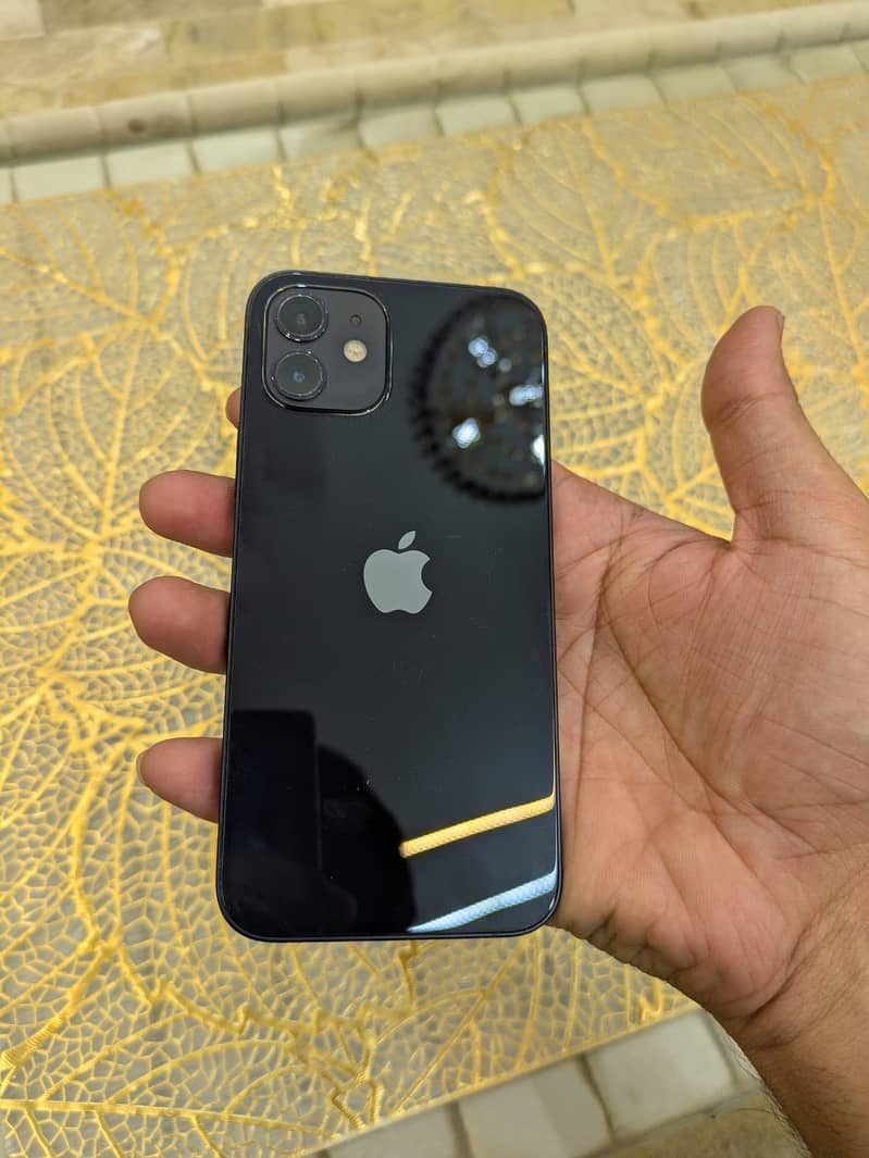 Apple iPhone 12 3