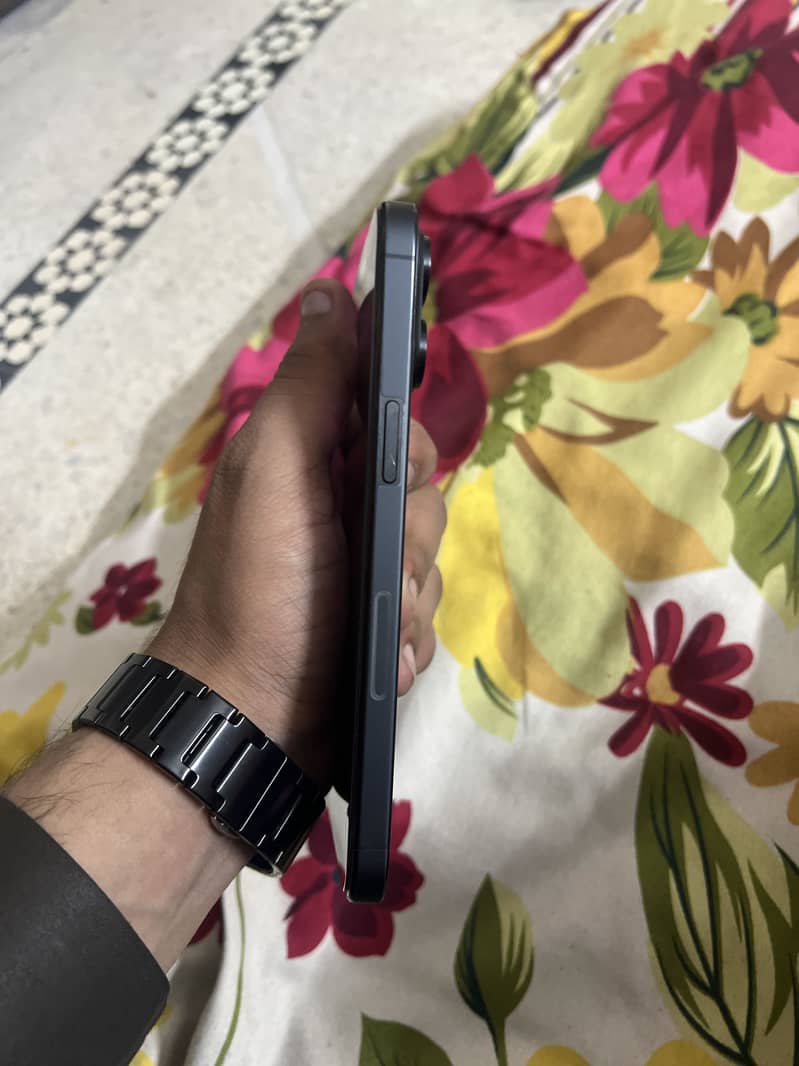 Apple iPhone 15 Pro Max 5