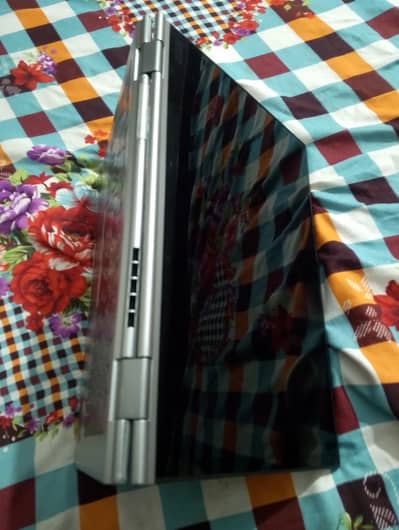 Lenovo X1 carbon yoga touch 360 cori7 8th generation