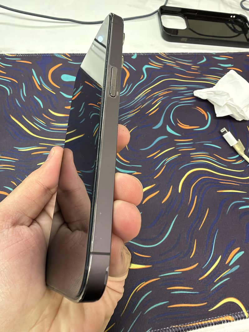 Apple iPhone 14 Pro 1