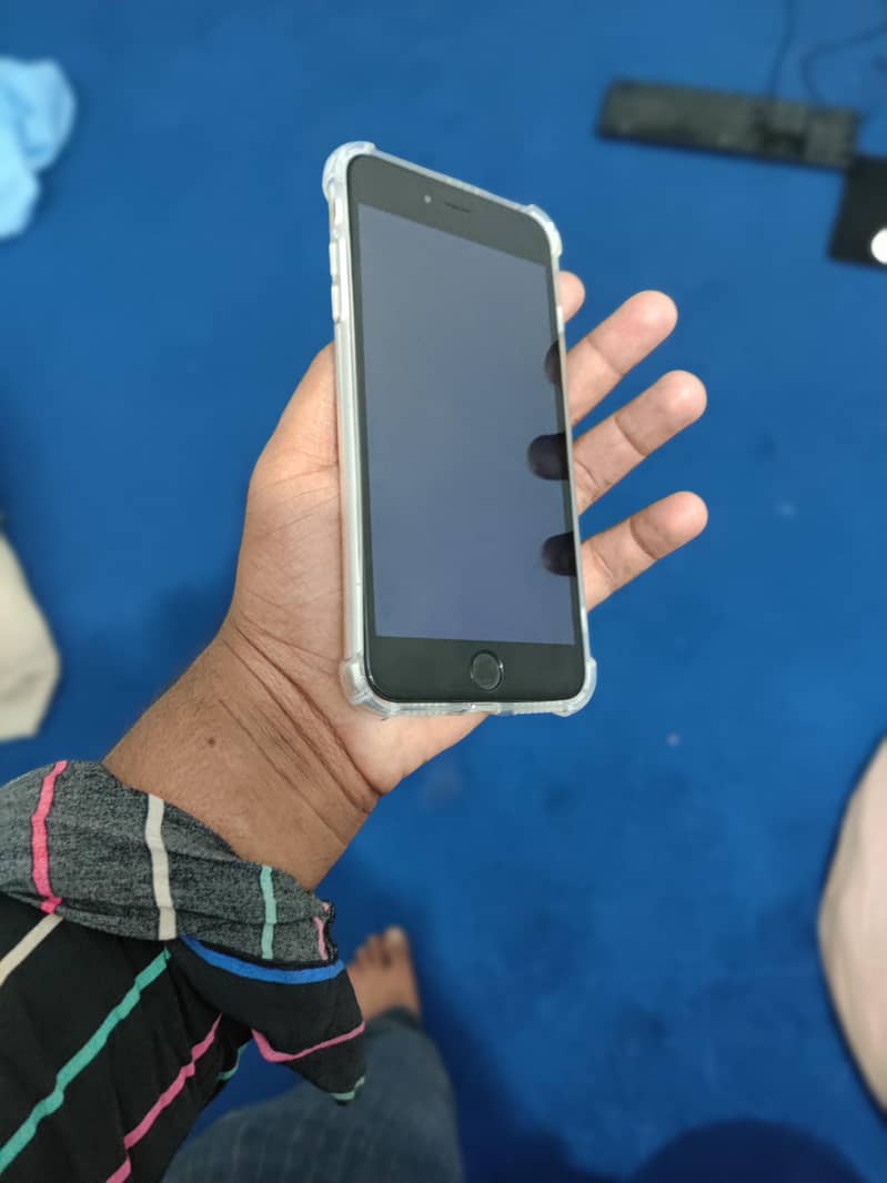 Apple iPhone 6 Plus 0