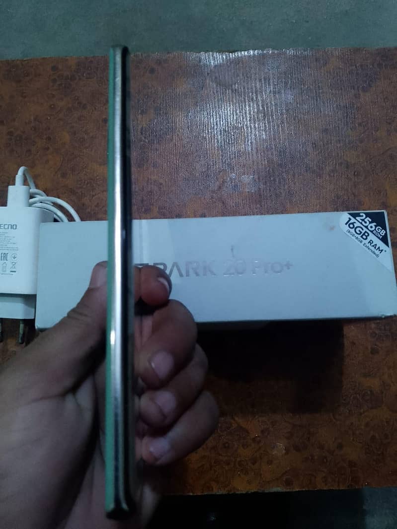 Tecno Spark 20 Pro Plus 3