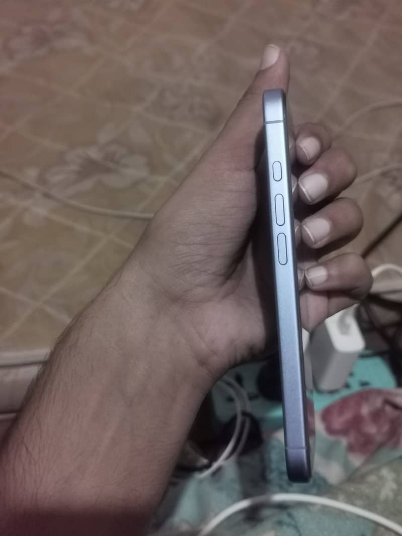 Apple iPhone 17 4