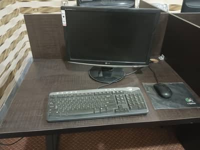 LG LCD 19 inch for sale urgent sale