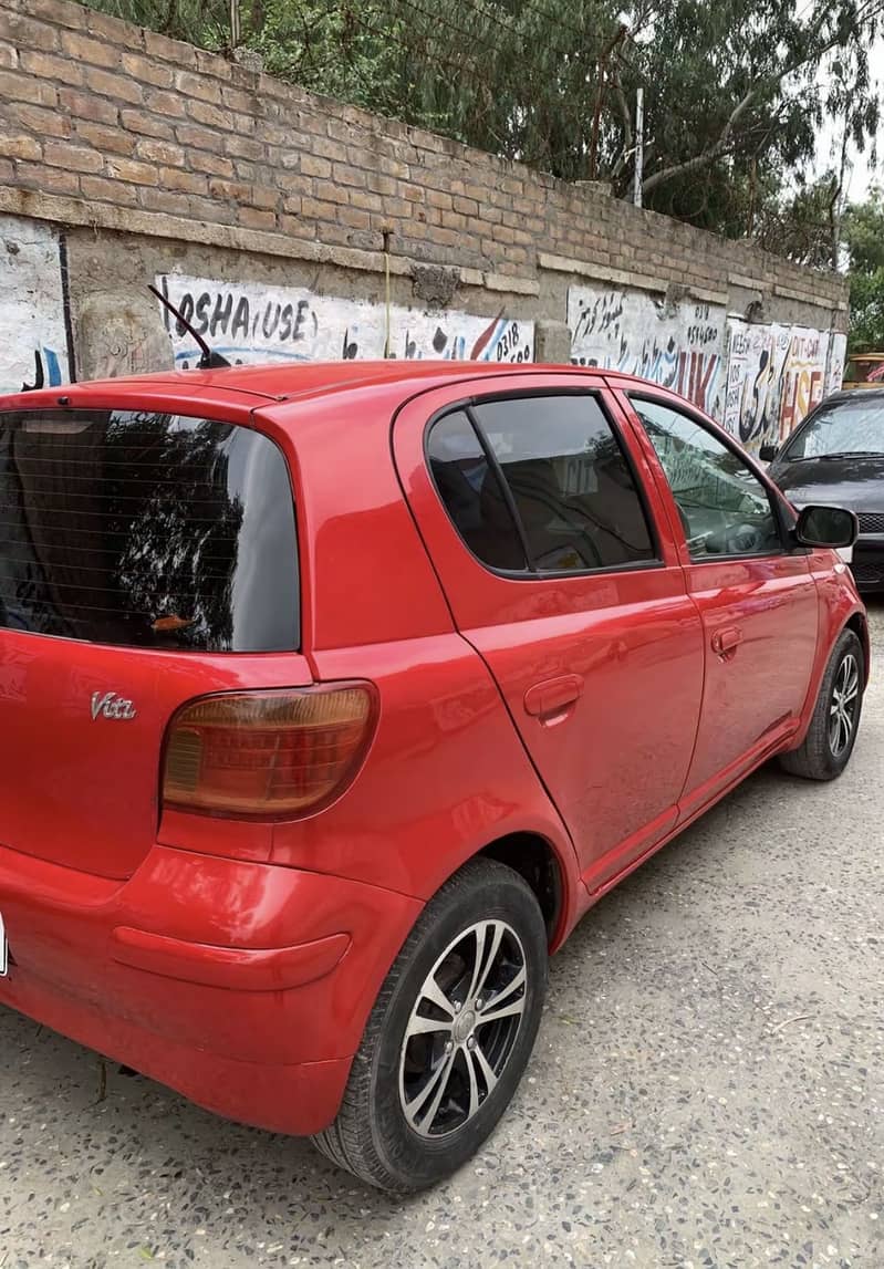 Toyota Vitz 2004 1
