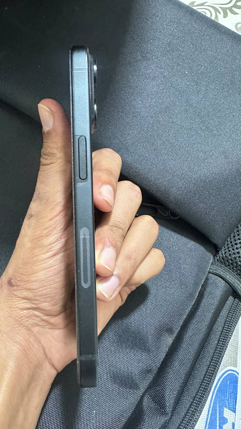 Apple iPhone 15 5