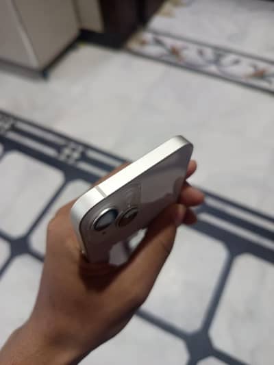 Apple iPhone 14