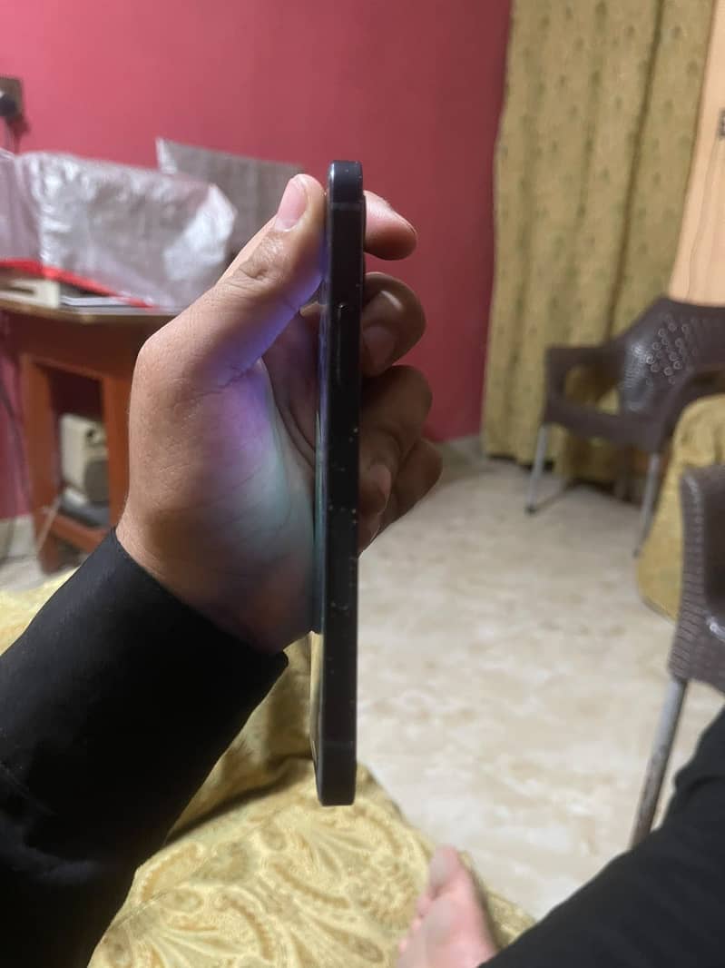 Apple iPhone 12 1