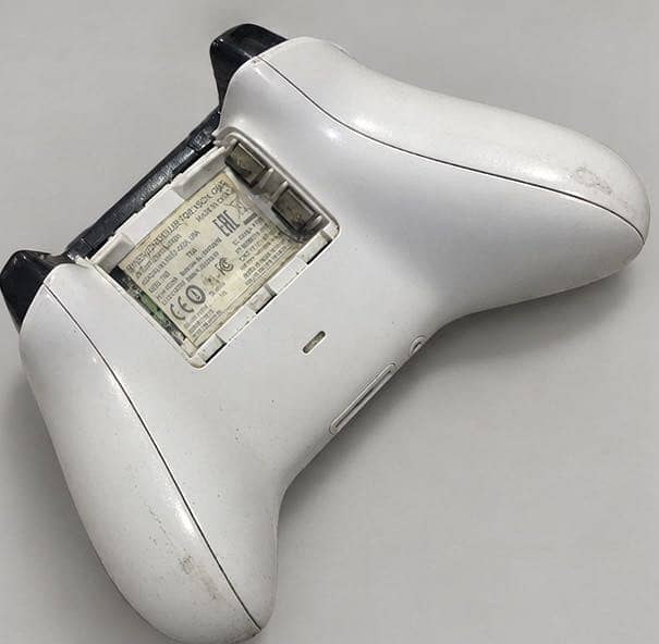 Original Xbox One Wireless Controller – White – Used 1