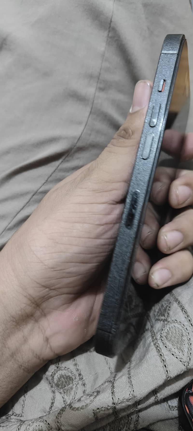 Apple iPhone 14 Pro 2