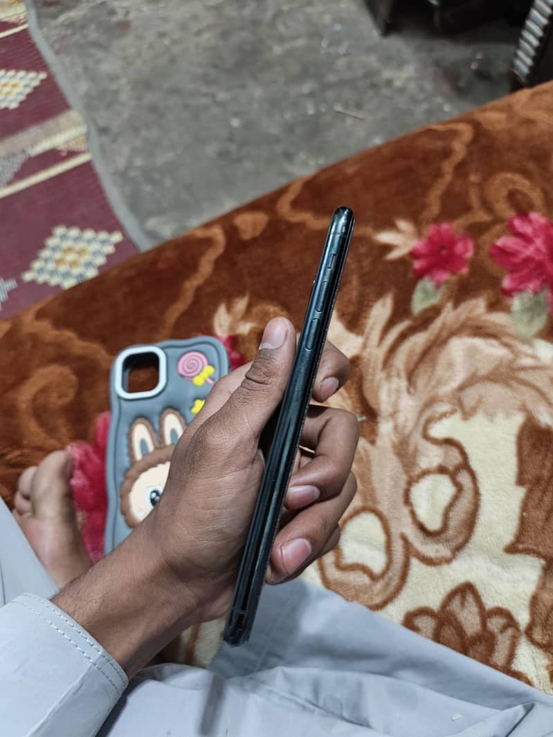 Apple iPhone 11 Pro Max 5
