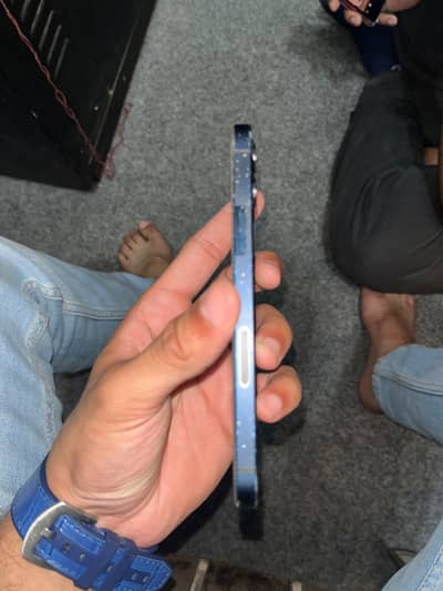 Apple iPhone 12