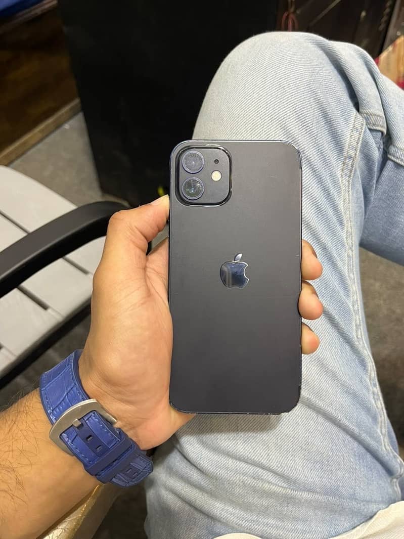 Apple iPhone 12 2