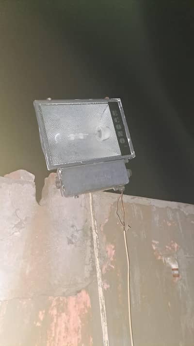 1000 watt halogen hall ight