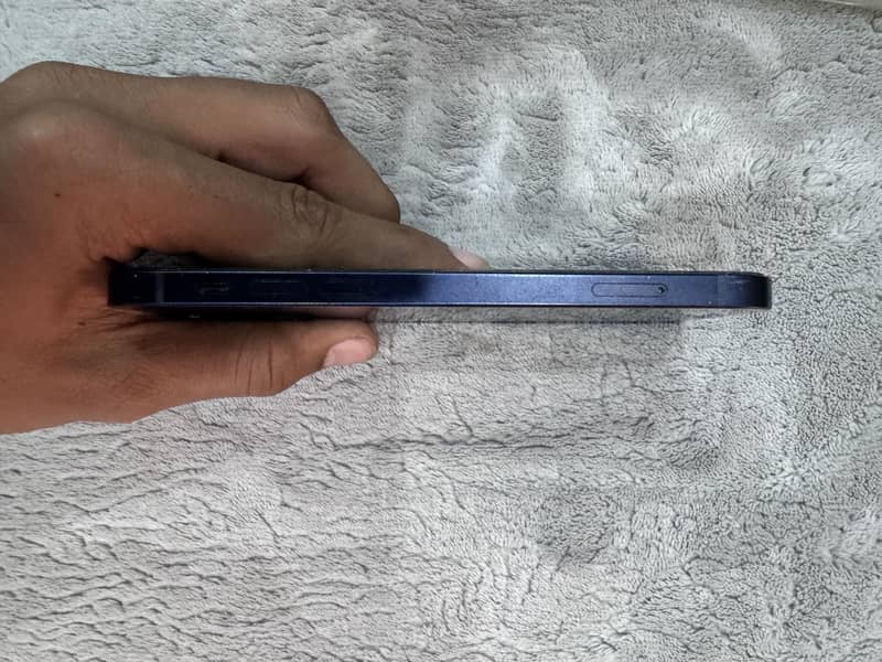Apple iPhone 12 2
