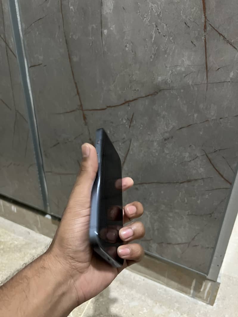 Apple iPhone 13 Pro Max 1