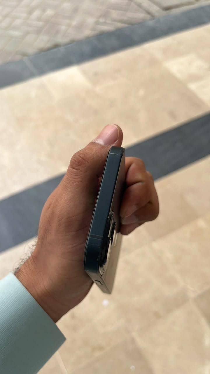 Apple iPhone 13 10