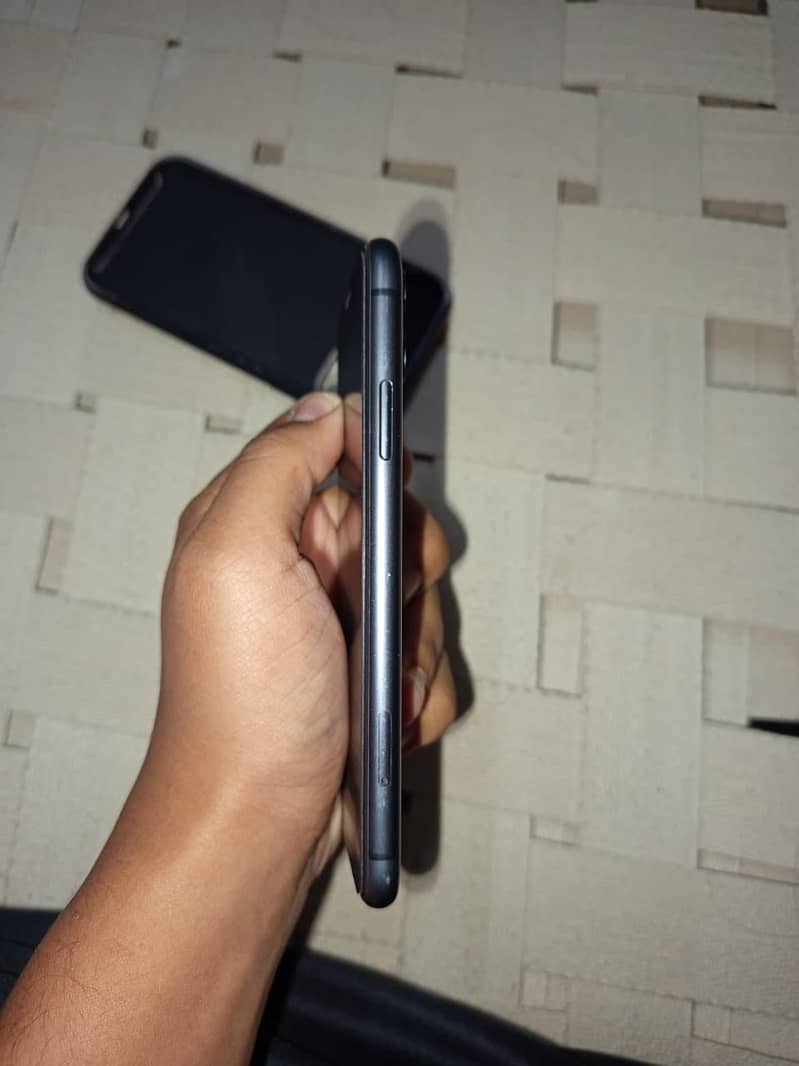 Apple iPhone 11 6