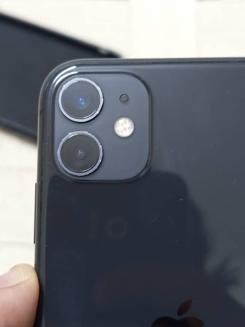 Apple iPhone 11 7