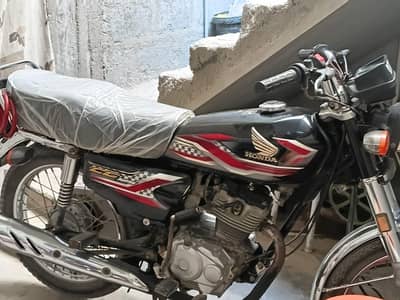 Honda 125 for sale urgent black color