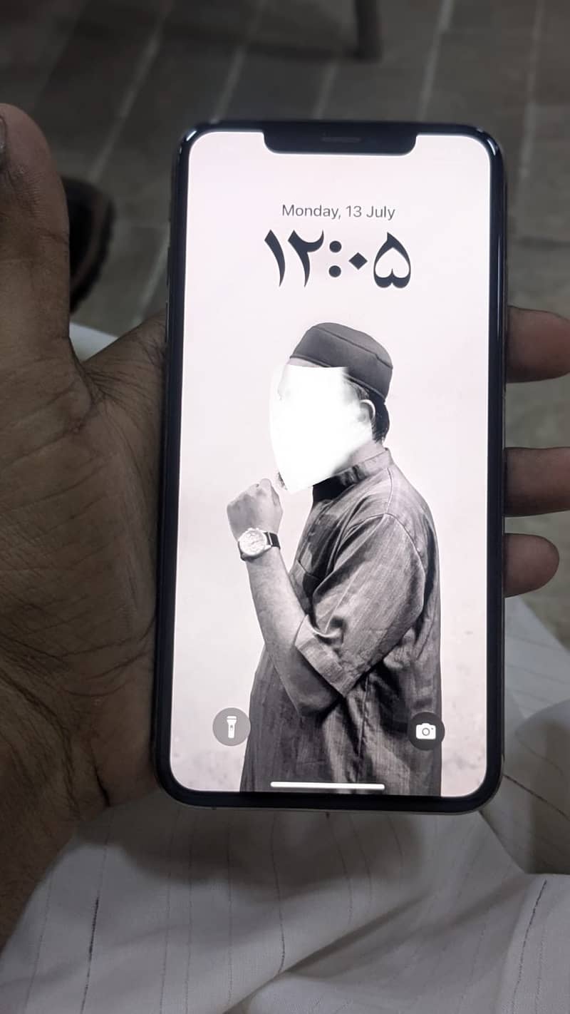 Apple iPhone XS Max 1