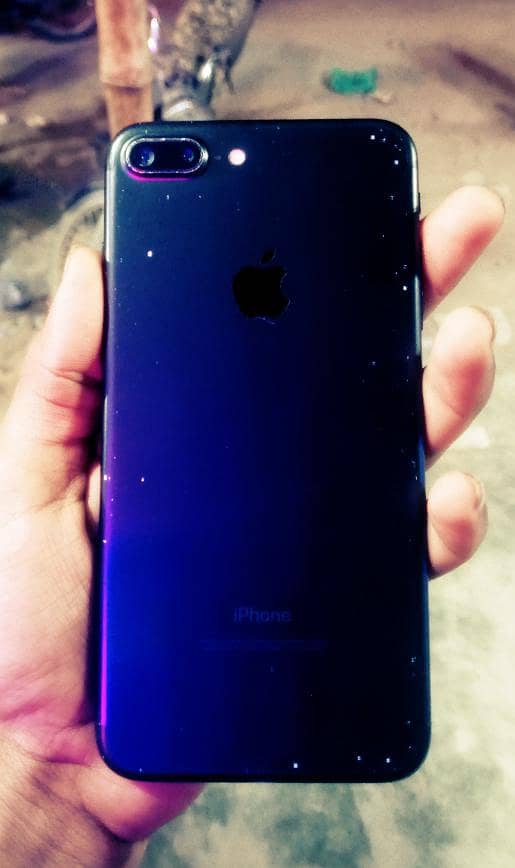 Apple iPhone 7 Plus 0